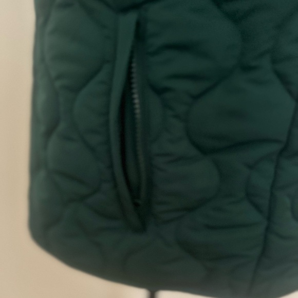 GOODFELLOW Men’s  Green Lightweight Puffer Vest - Size L - Picture 5 of 7
